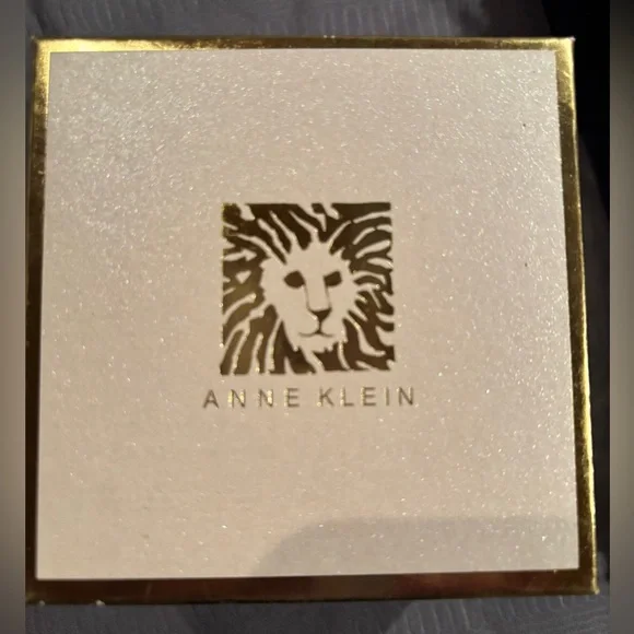 Anne Klein Starfish Pin - Picture 2 of 3